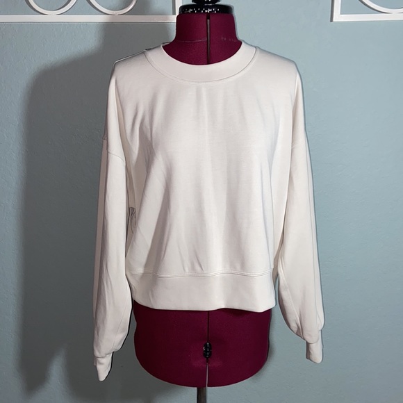 Lululemon Softstreme Perfectly Oversized Cropped Crew - Picture 5 of 10